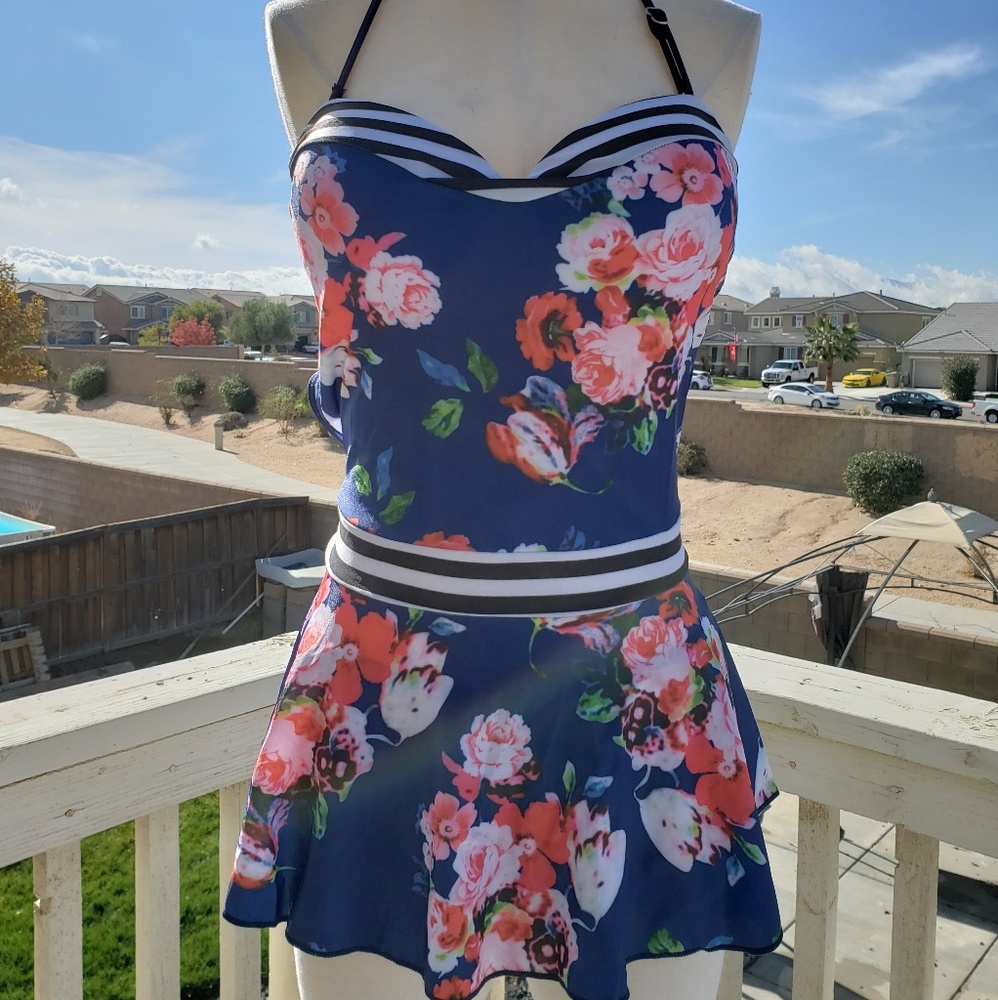 2 piece swim suit